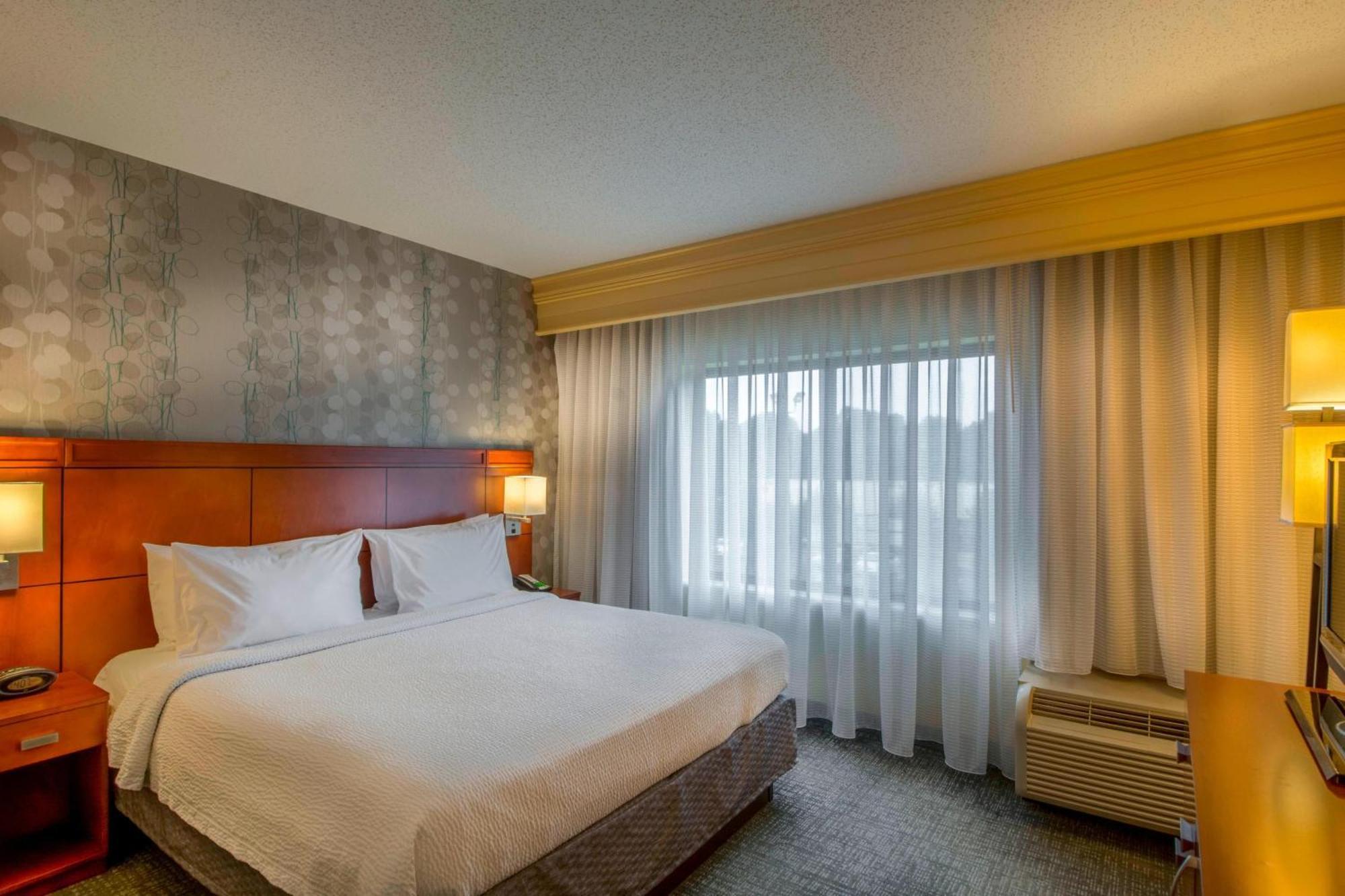 คอร์ทยาร์ด กรีสโบโร แอร์พอร์ต Hotel กรีนส์โบโร ภายนอก รูปภาพ