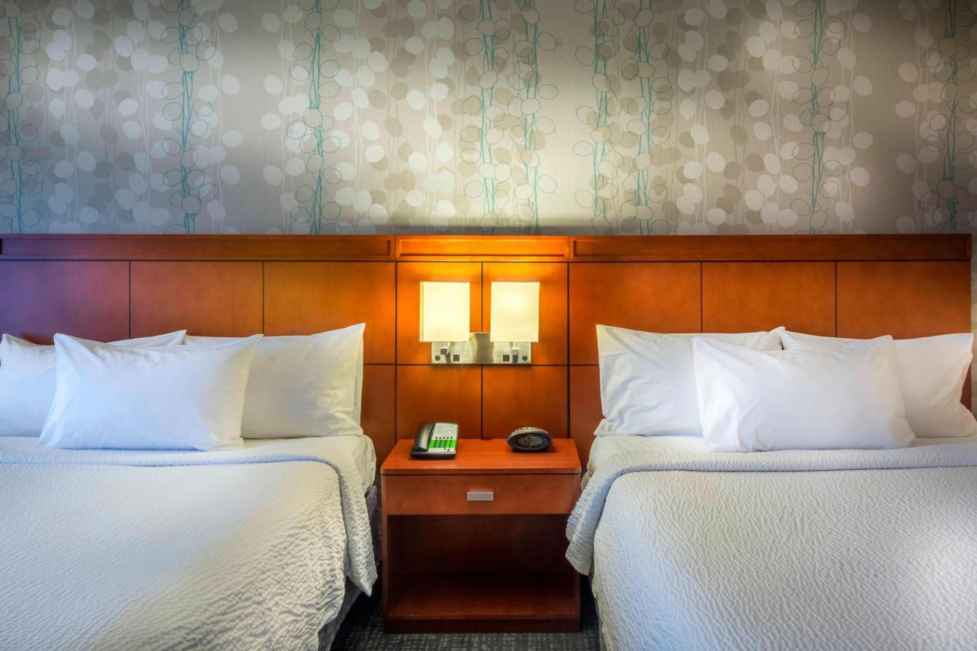 คอร์ทยาร์ด กรีสโบโร แอร์พอร์ต Hotel กรีนส์โบโร ภายนอก รูปภาพ