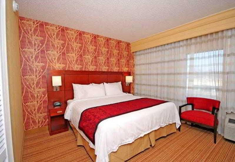 คอร์ทยาร์ด กรีสโบโร แอร์พอร์ต Hotel กรีนส์โบโร ภายนอก รูปภาพ